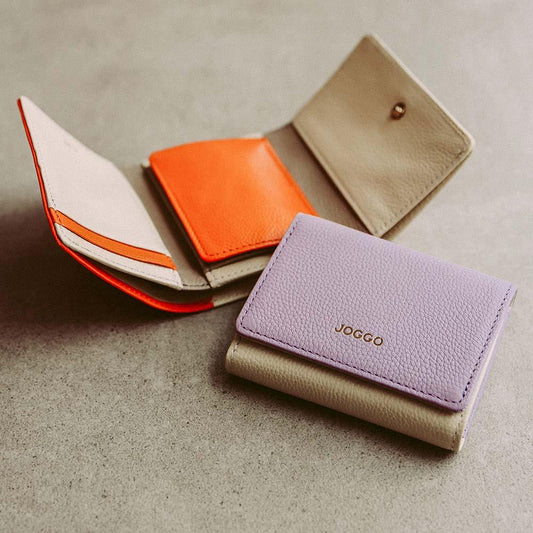 ３つ折りミニ財布（エンボス） - JOGGO