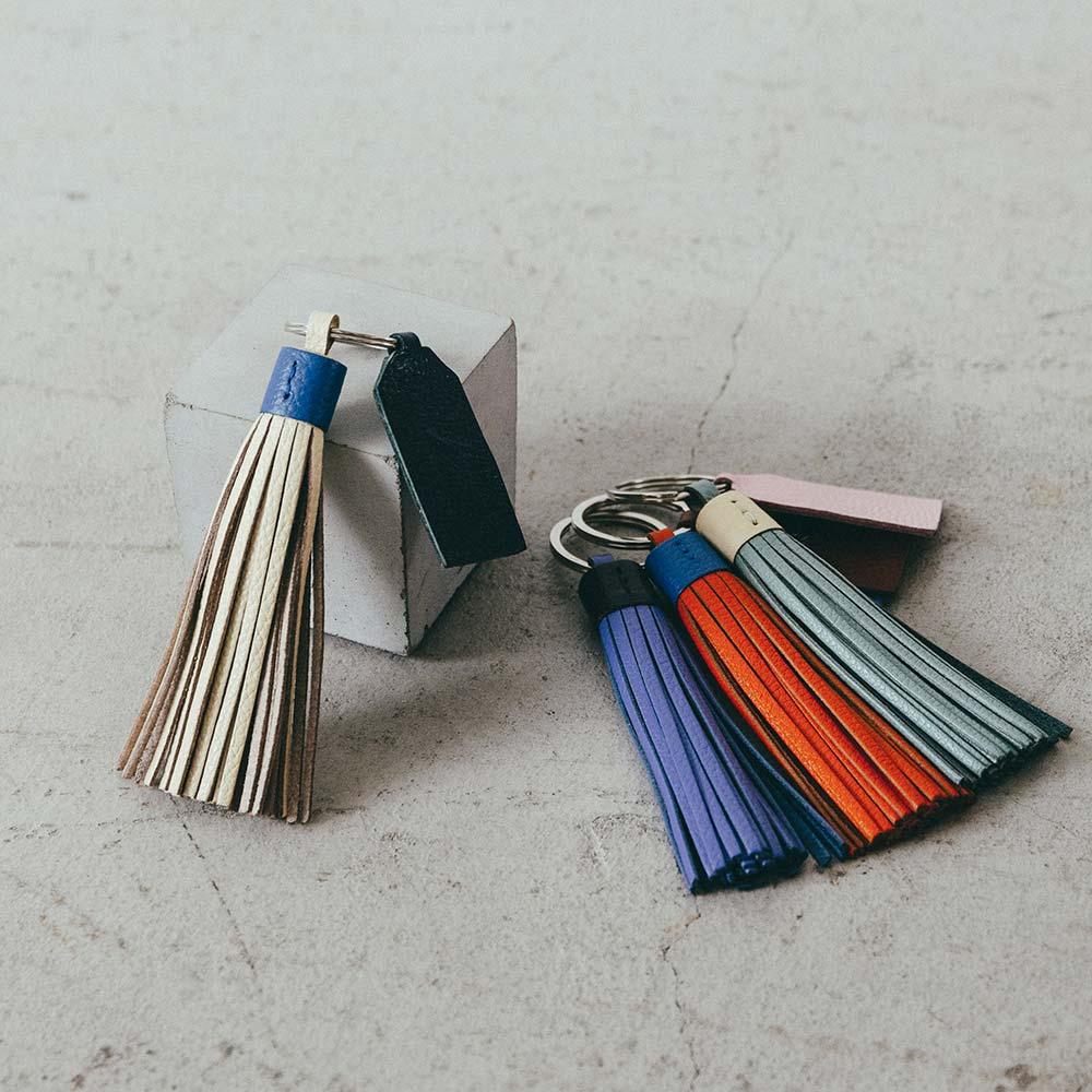 レザータッセルチャーム